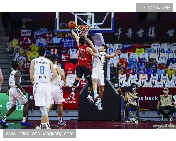 步行者三角快攻完成精彩配合 步行者三角快攻完成精彩配合