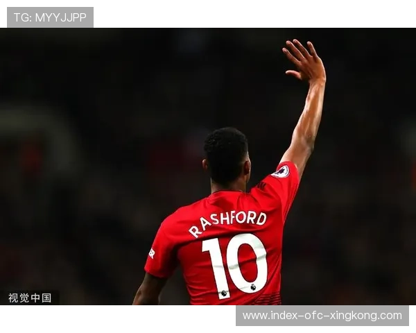 拉什福德弧顶远射曼联再添进球